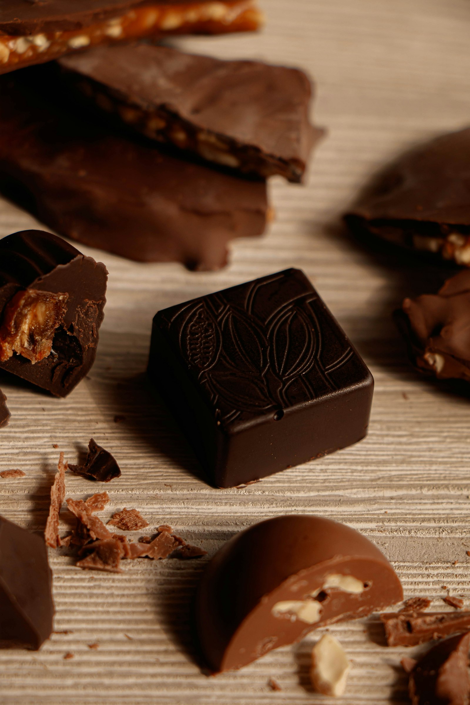 Belgian chocolate bar and chocolate pieces